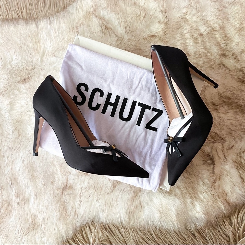 Schutz Gracia‎ Satin Pointed Toe Pumps Black Size 9.5B NIB